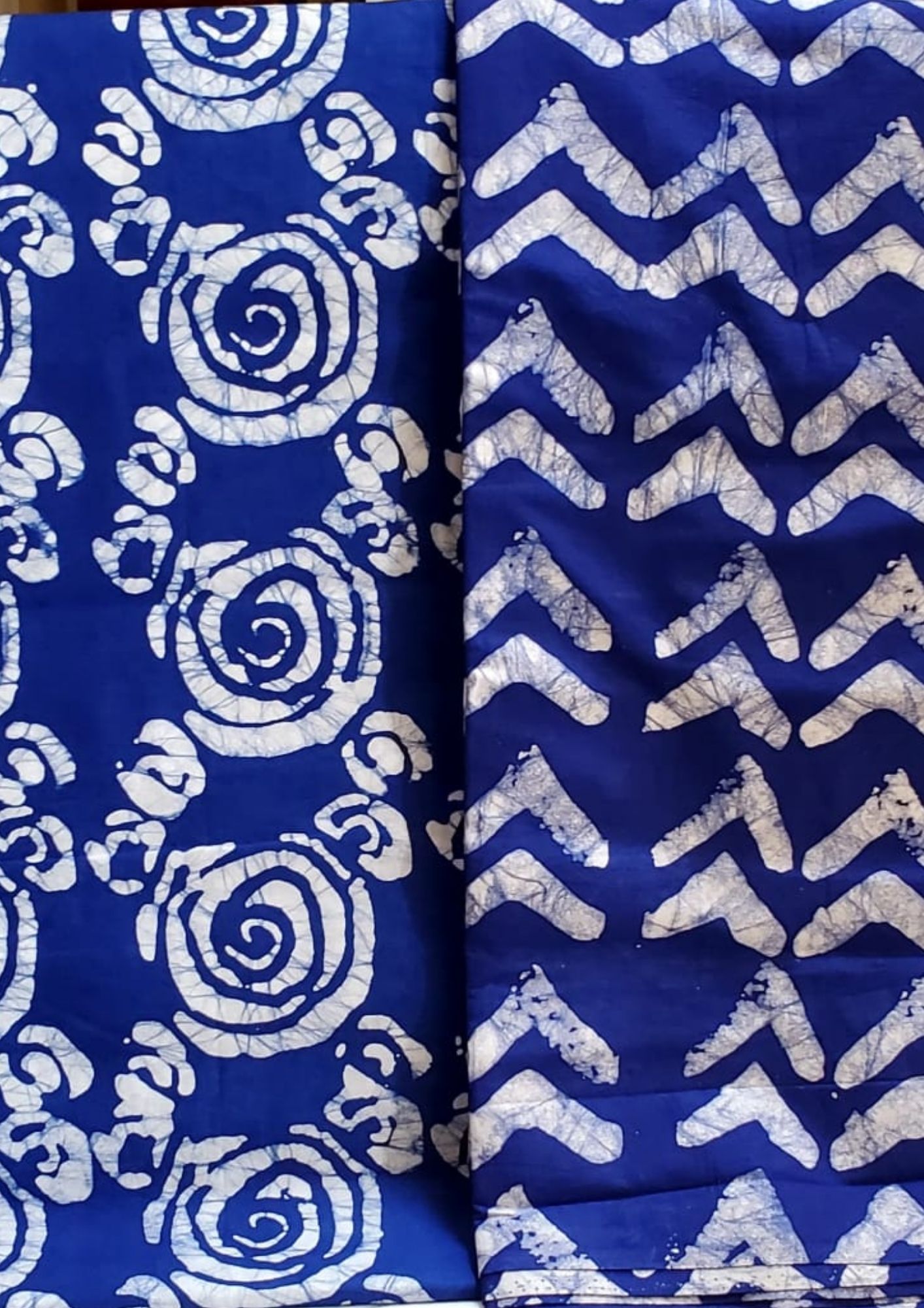 Wozho Design — AW-CI-WO-008-26 — Bleu indigo, blanc